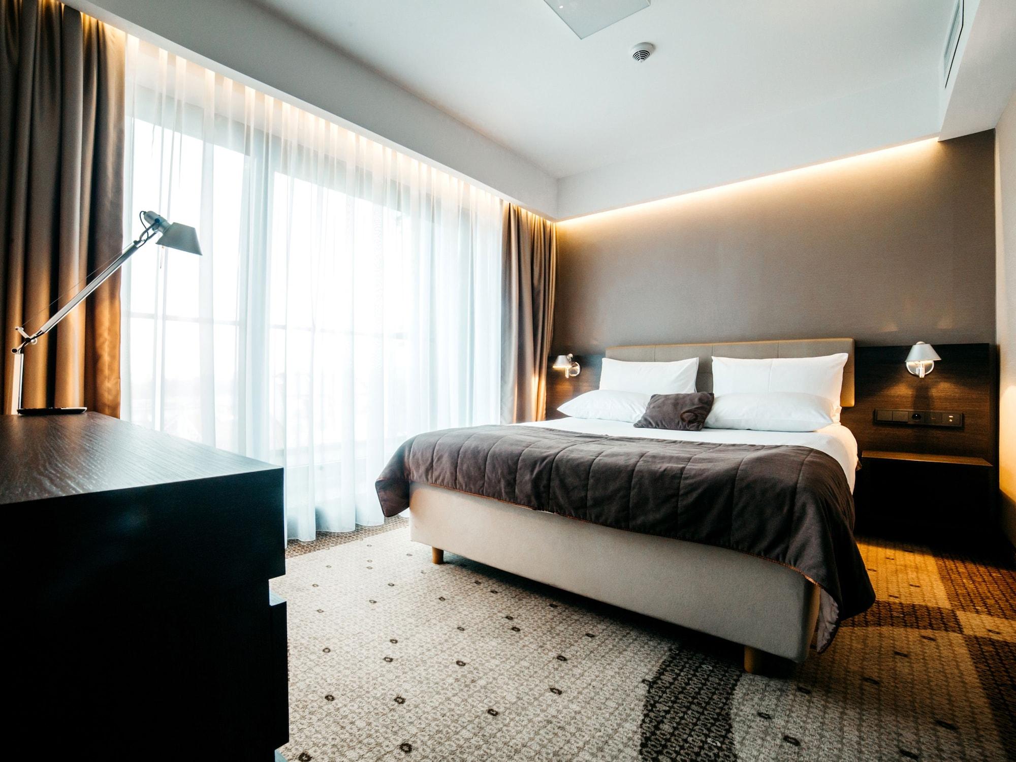 Q Hotel Plus Krakow Exterior photo