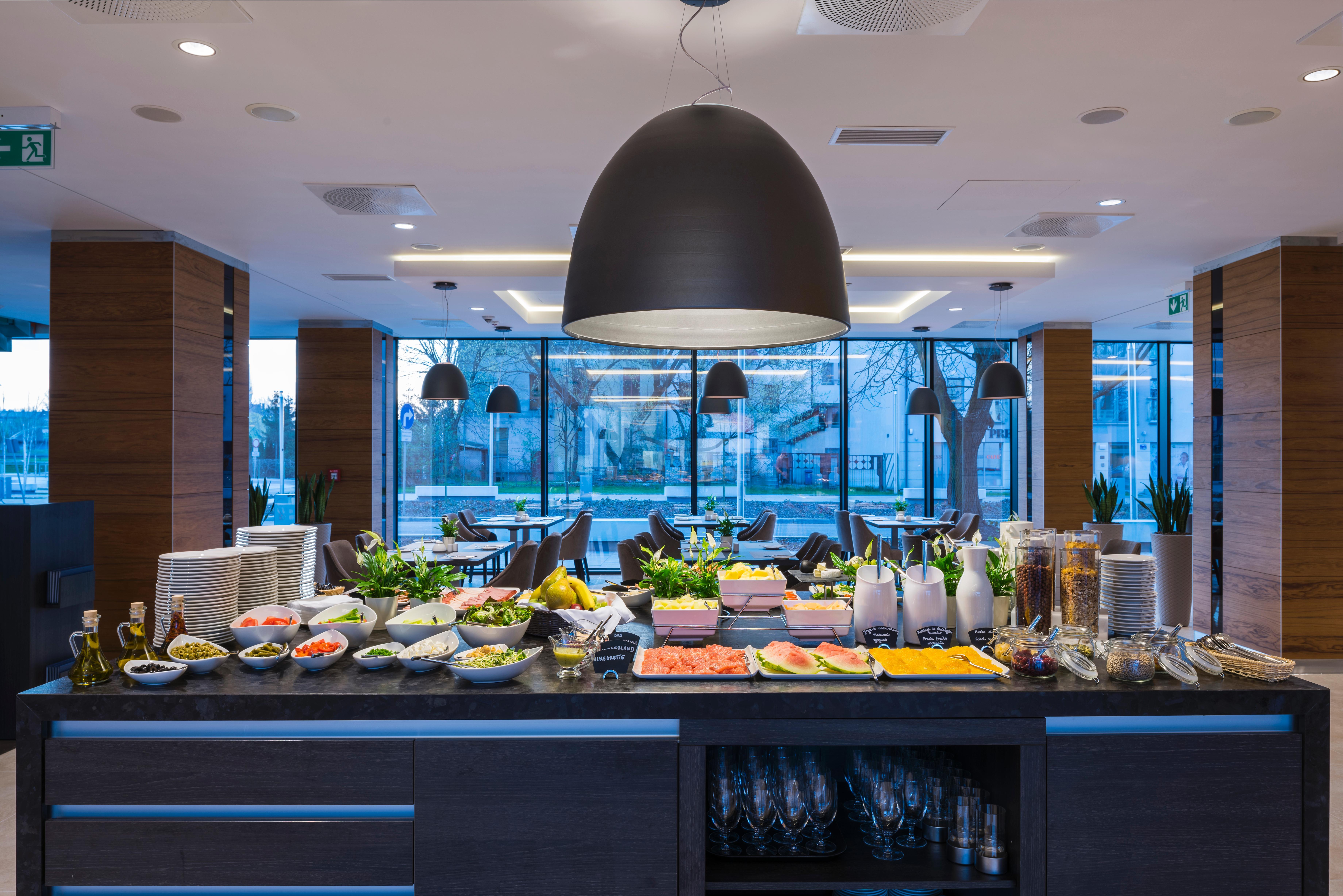 Q Hotel Plus Krakow Exterior photo