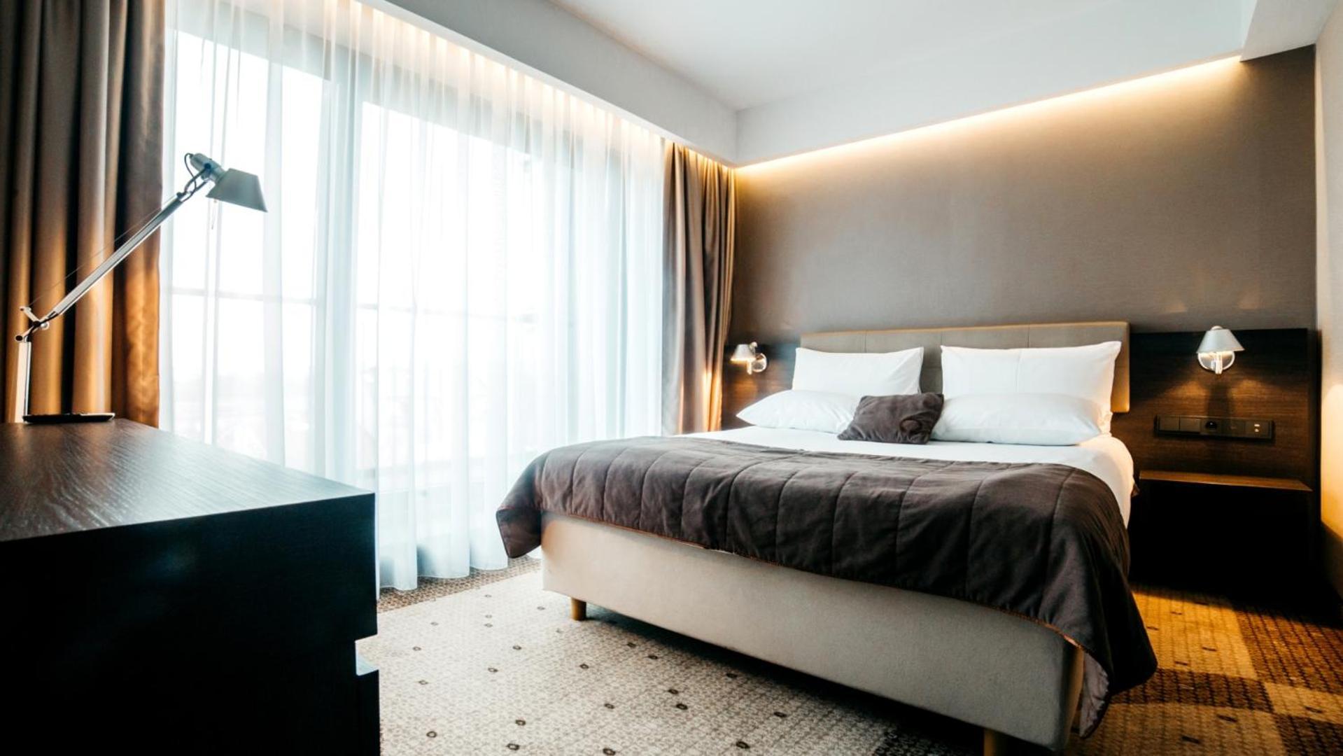 Q Hotel Plus Krakow Exterior photo